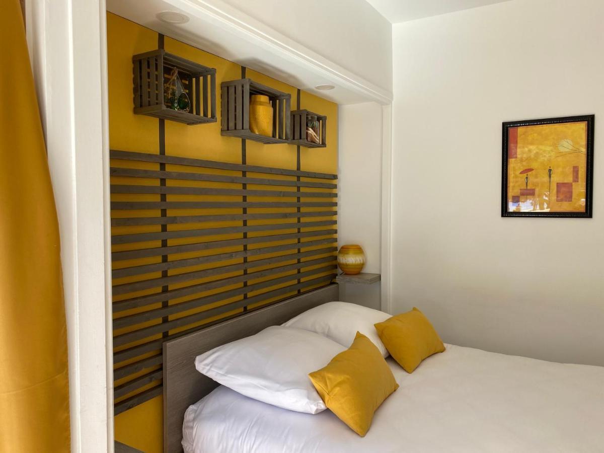 Logis Hotel Restaurant Le Kalliste Hyères Екстериор снимка