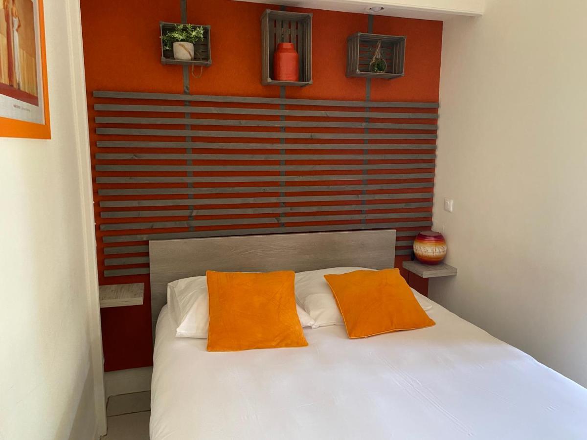 Logis Hotel Restaurant Le Kalliste Hyères Екстериор снимка