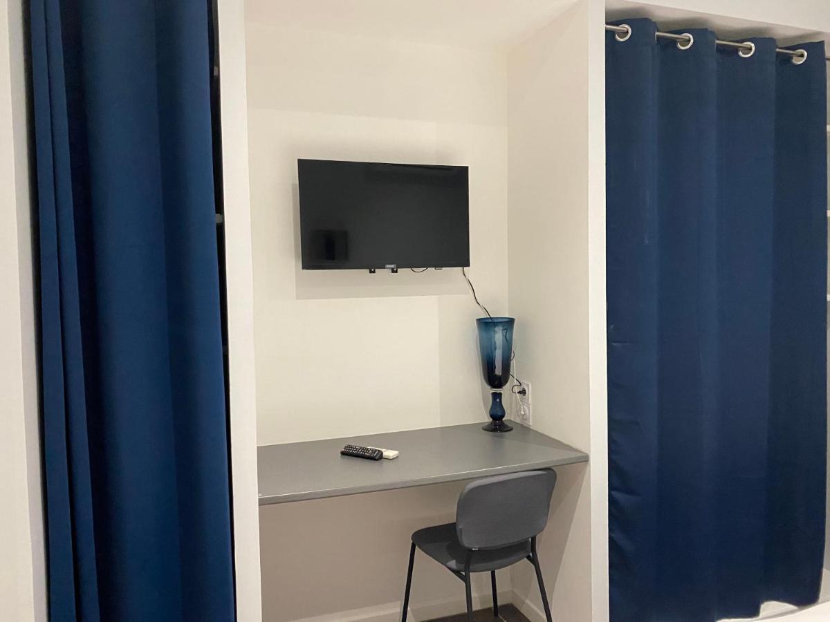 Logis Hotel Restaurant Le Kalliste Hyères Екстериор снимка