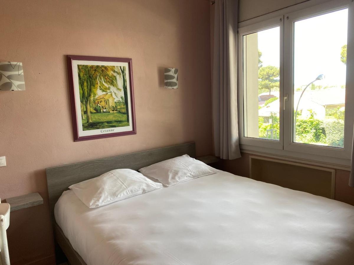 Logis Hotel Restaurant Le Kalliste Hyères Екстериор снимка