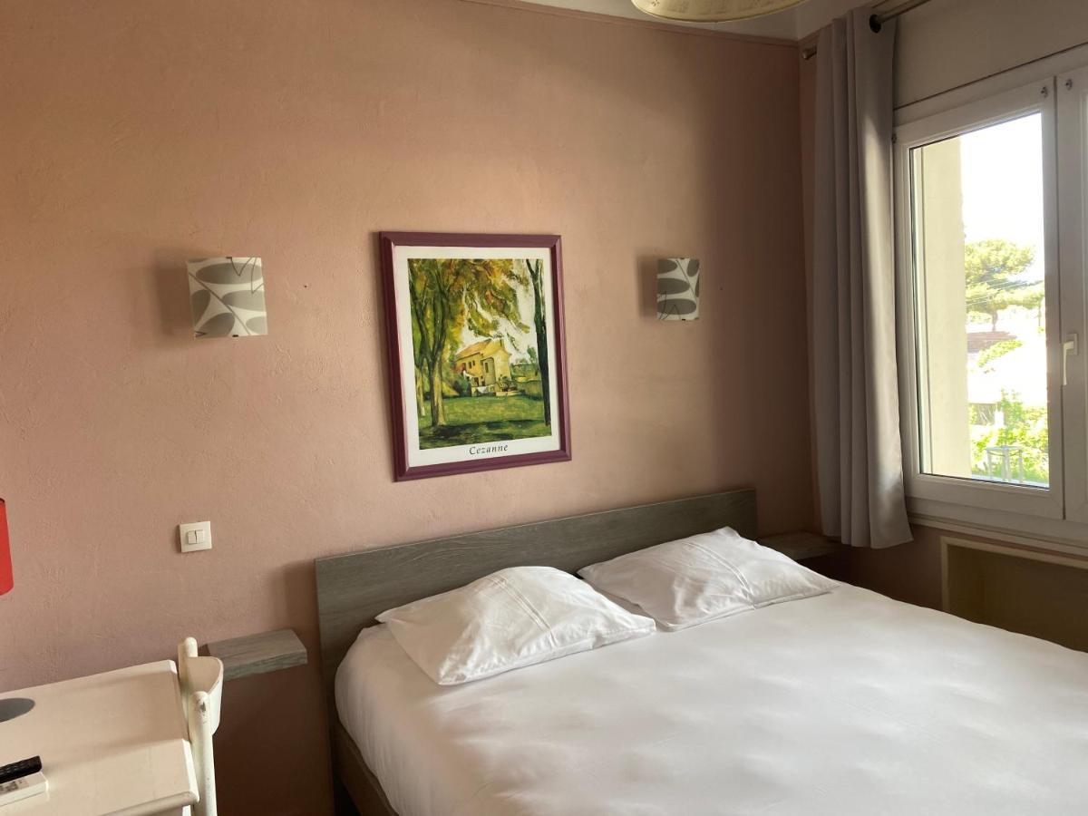 Logis Hotel Restaurant Le Kalliste Hyères Екстериор снимка