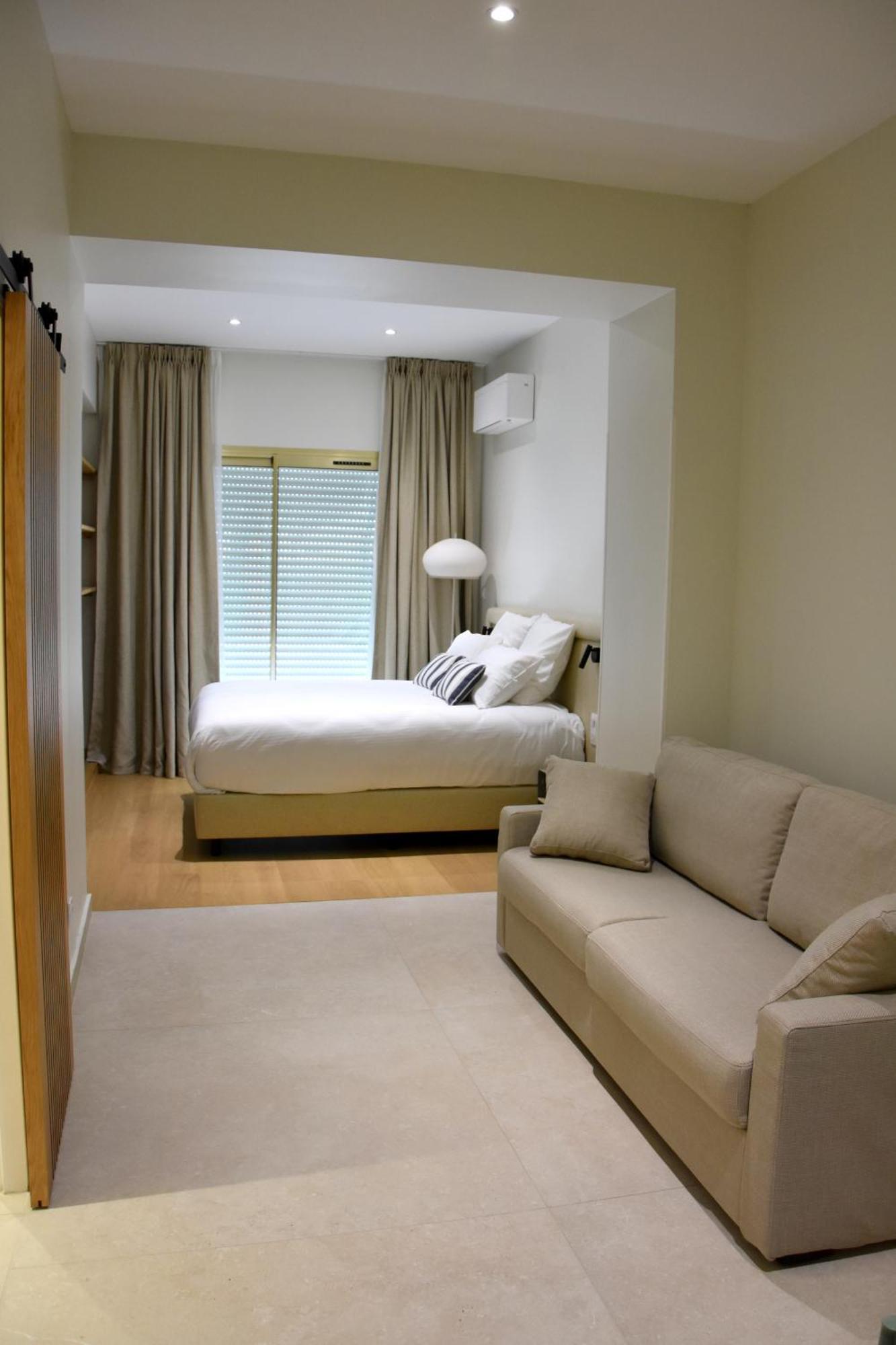 Logis Hotel Restaurant Le Kalliste Hyères Екстериор снимка