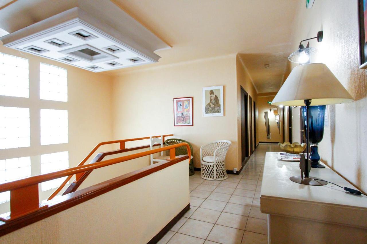 Logis Hotel Restaurant Le Kalliste Hyères Екстериор снимка